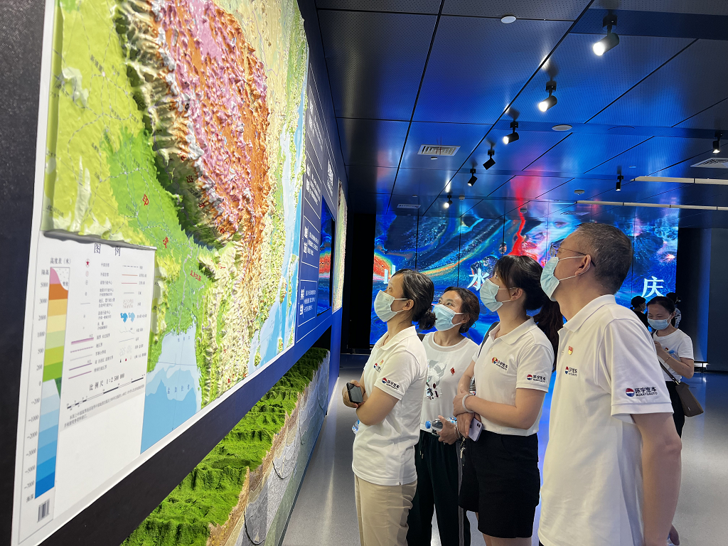 环宇汽车党支部七一活动简讯