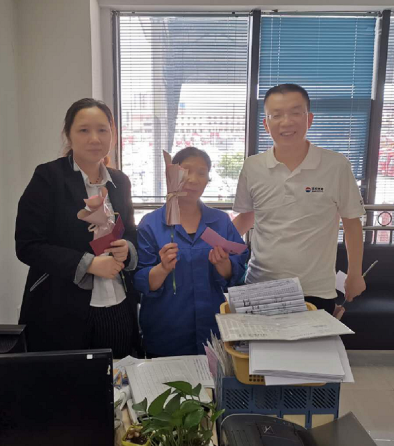 环宇汽车母亲节关怀