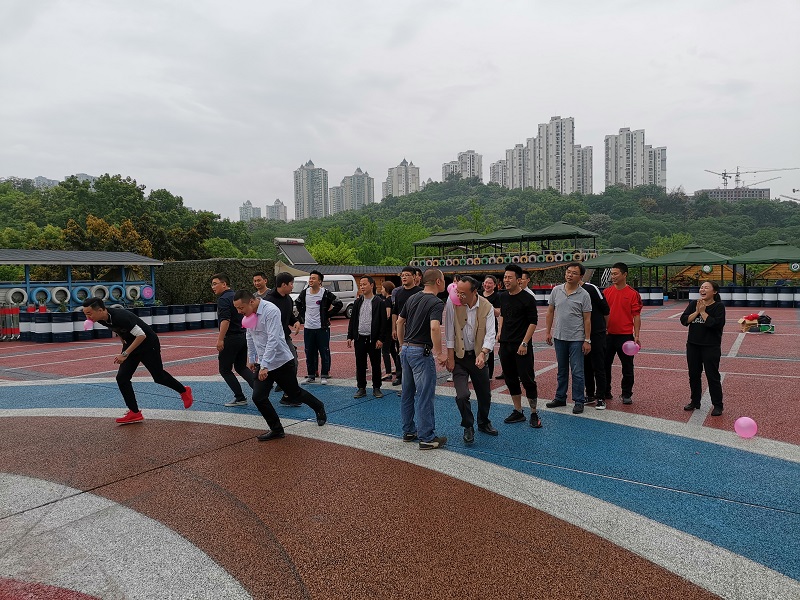 管理干部第一次团建活动简讯