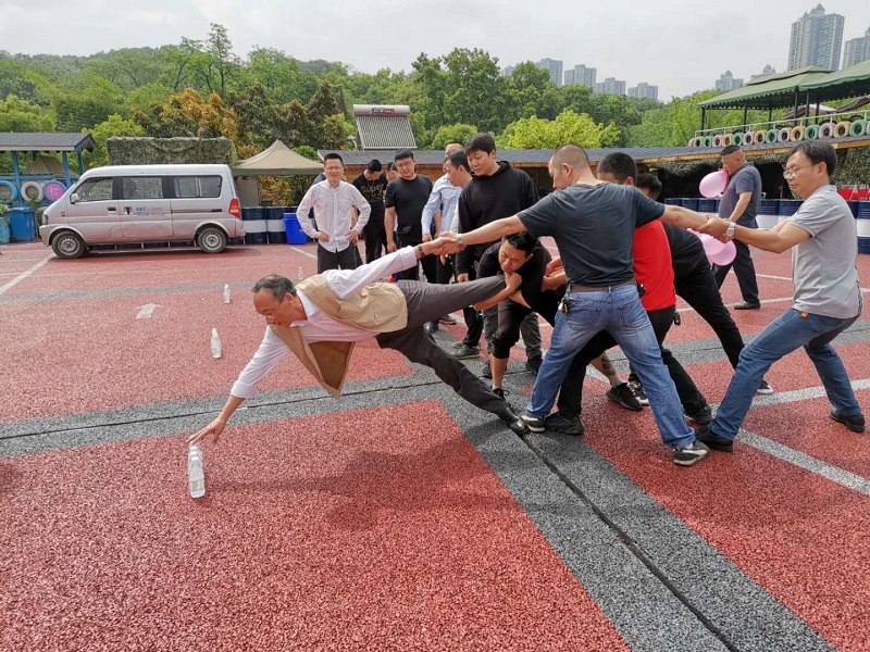 管理干部第一次团建活动简讯