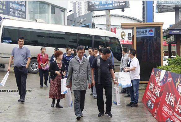 中国汽车流通协会携各省、市汽车行业协会嘉宾莅临环宇考察