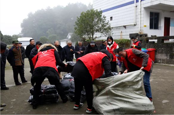 【助力乡村振兴，为老人送温暖】—环宇汽车公益行