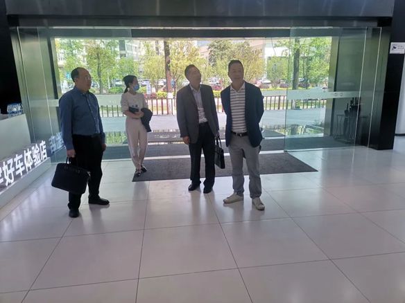 热烈欢迎巴南区政协吴锦彬主任一行莅临环宇指导工作