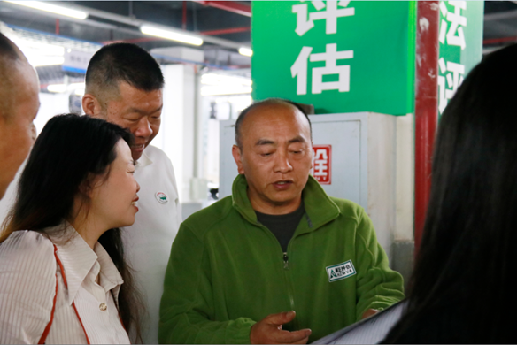 热烈欢迎中国汽车流通协会各位领导及同行、巴南区商务委主任刘智莅临指导工作