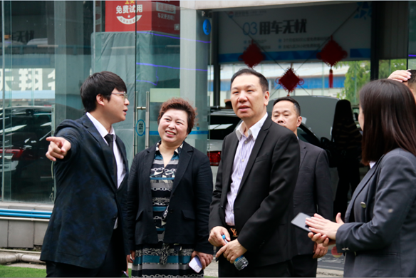 热烈欢迎中国汽车流通协会各位领导及同行、巴南区商务委主任刘智莅临指导工作