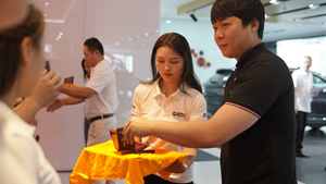 砥砺前行  感恩有您    ---环宇汽车成立23周年感恩老员工庆典