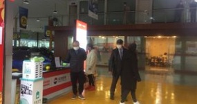 二手车流通协会领导视察复工