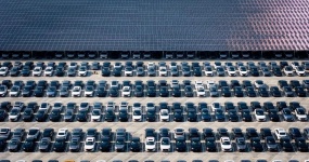 三部门：新能源汽车产业坚决抵制无序“价格战”；观致汽车常熟工厂二拍超4万人围观；安世半导体案在荷兰法院开庭