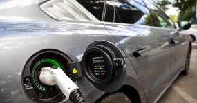 乌兹别克进口车“电动化”突然加速：2025年电动车占比飙至71%