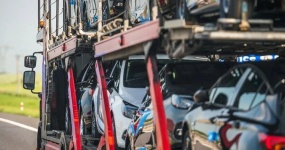 阿塞拜疆汽车进口“量价齐升”：2025年花24亿美元买车，混动车占近一半