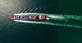 “干批发”的车企，出不了海？