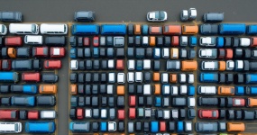 10万辆背后的“出海”新范式 | 评论