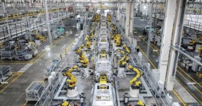 增长目标调整，汽车业如何稳中求进 | 评论